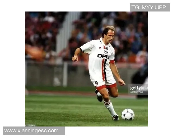 迪巴拉的职业生涯回顾与未来发展展望:从天才少年到足球巨星的蜕变之路 迪巴拉的职业生涯回顾与未来发展展望:从天才少年到足球巨星的蜕变之路