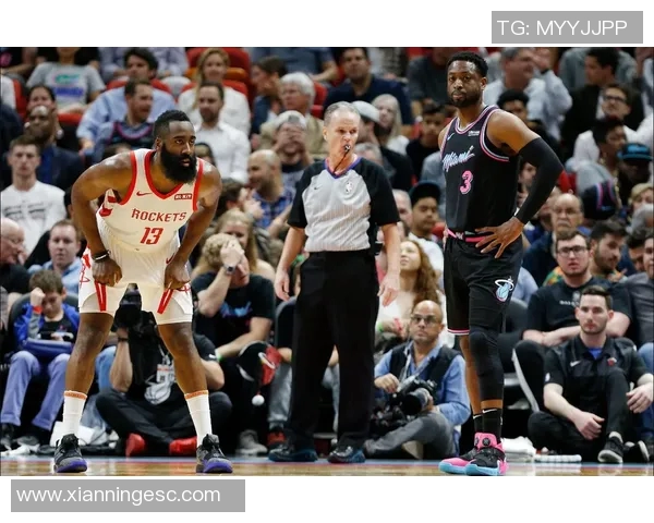 韦德与詹姆斯巅峰对决经典战役回顾与精彩瞬间解析 韦德与詹姆斯巅峰对决经典战役回顾与精彩瞬间解析