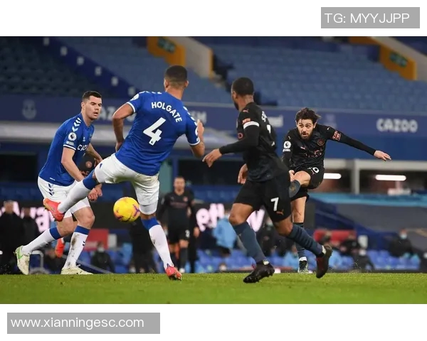 南锡与贝济耶激战正酣双方球员全力以赴争夺胜利